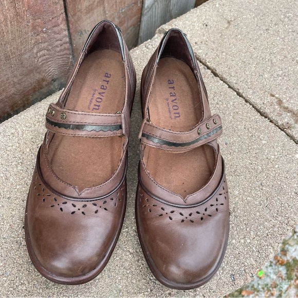 ARAVON Women’s Dolly Mary Jane Flat Brown Leather Size 8 - Picture 3 of 15